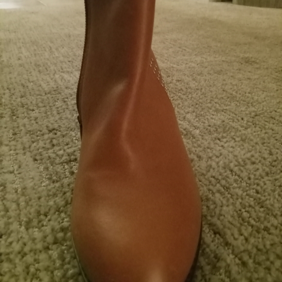 Vionic boots - Picture 5 of 5